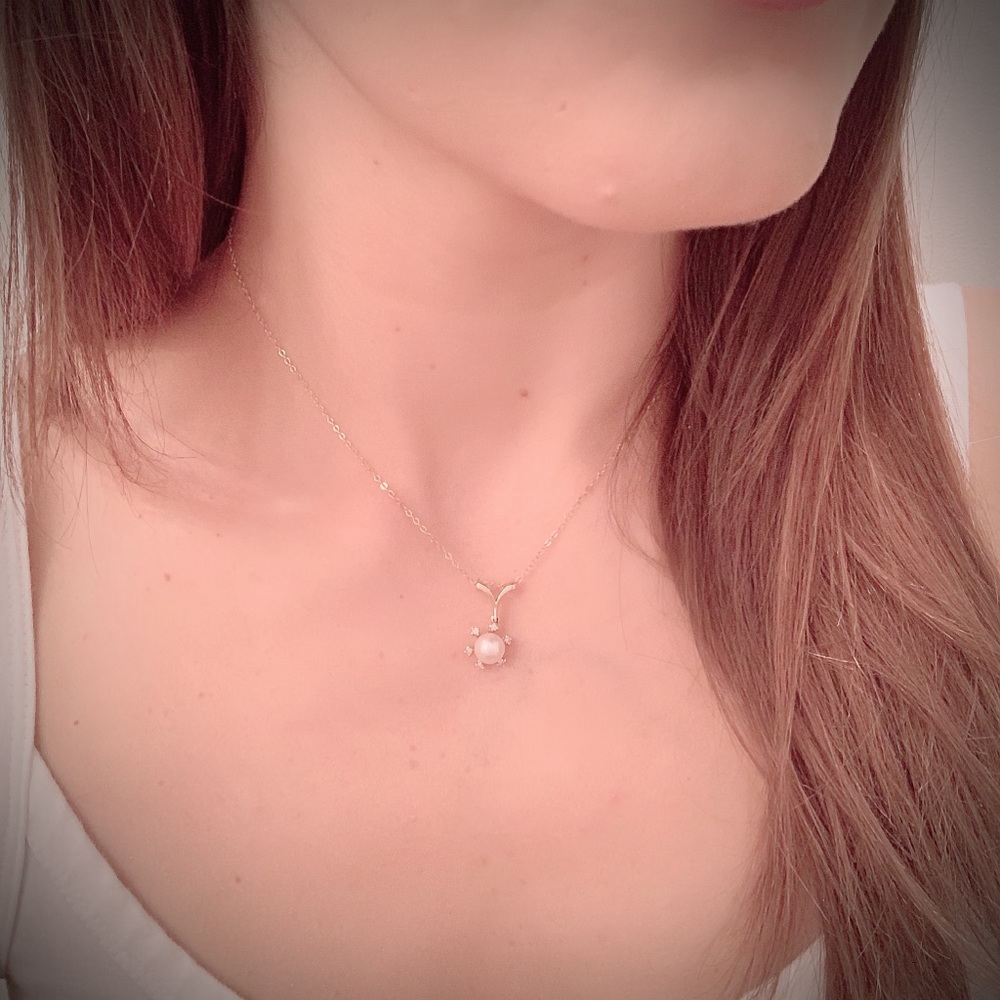 Pearl Pendant Necklace